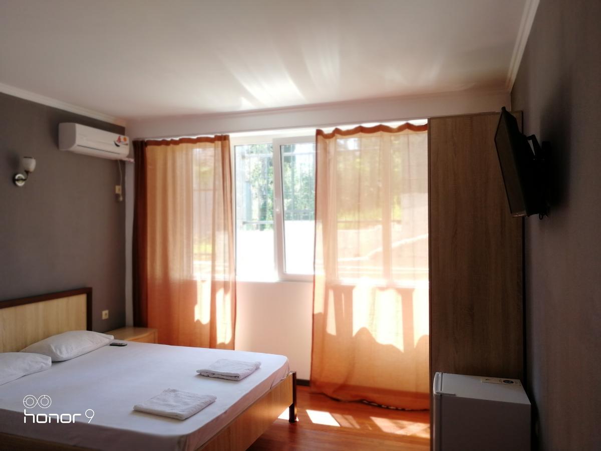 Mira Hotel New Athos Exterior photo