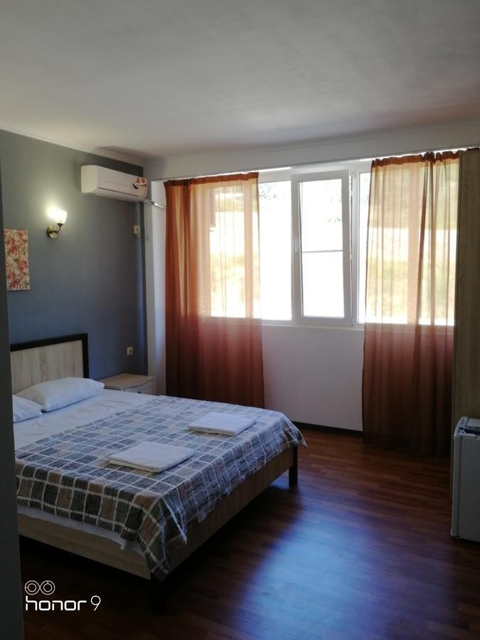 Mira Hotel New Athos Exterior photo